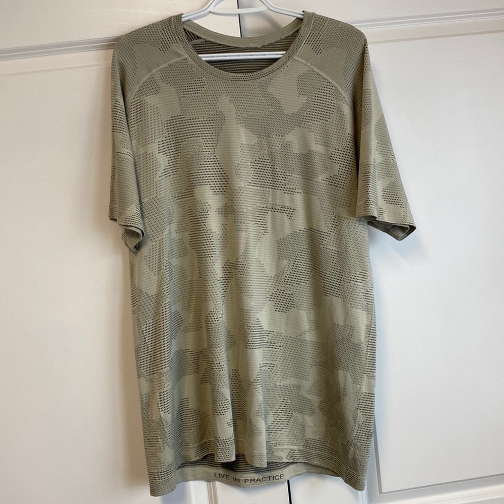 Men’s Metal Tech Camo Shortsleeve